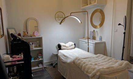 SHM Cils & Ongles Lyon : Manucure à Villeurbanne