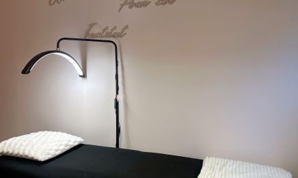 UN MOMENT POUR SOI - Institut l Ongles l Cils : Institut de beauté à Peyruis
