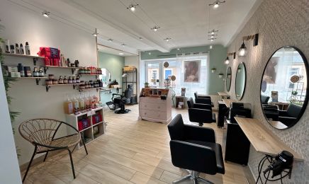 Charlotte s’en mêle : Coiffeur à Saint-Georges-du-Bois