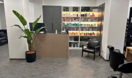Hair Artist Erdal Bahar: Kosmetikstudio in Nürnberg