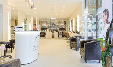 Jade morgan  : Coiffeur à Talant