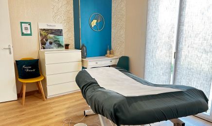 DELPHINE IROISE BEAUTE : Manucure à Le Faou