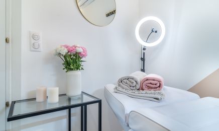 Eugé Beauté Brows : Manucure à Brignoles