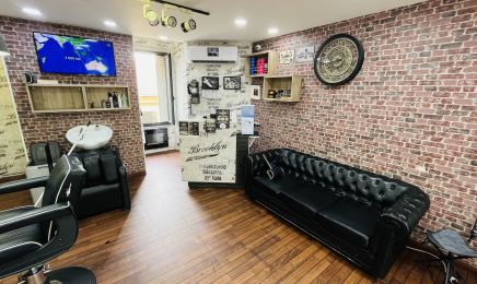 17th Barber : Barbier à Achères