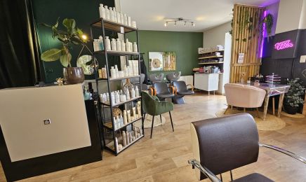 L’Instinct de Sarah  : Coiffeur à Tourriers