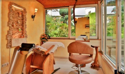 Naturfriseur Juliana: Kosmetikstudio in Frankfurt am Main
