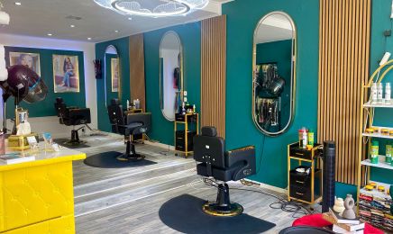 Afrikanische Haarkünstlerin: Friseur in Eberswalde