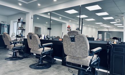 Dinos Hairstylist: Barbershop in Ottersberg