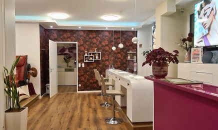 My Nails: Kosmetikstudio in München