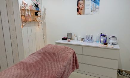 Escale Beauté & Cil’Nails By Lili : Manucure à Pignans