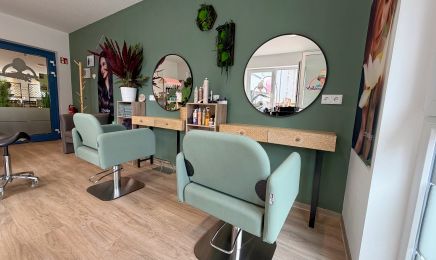Julias Haarstube 2.0: Kosmetikstudio in Waldalgesheim