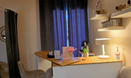 Escale Bien-Être Massage & Soin Énergétique  : Institut de beauté à Bassens