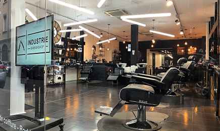 Industrie "Serious" Barbershop : Coiffeur à Lyon