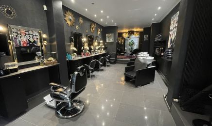 Quelque Part Au Soleil : Coiffeur à Jette