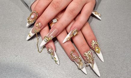 Douce heure des ongles : Manucure à Canéjan