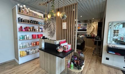 Version Originale : Coiffeur à Faverges-Seythenex