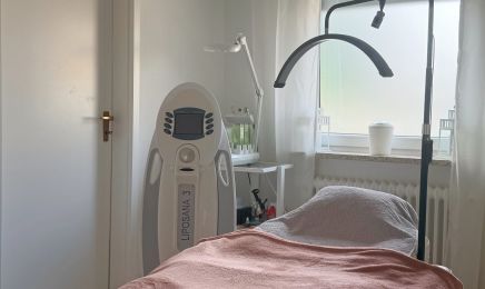 Chiceria Beautysalon & SMP Scalp Micropigmentierung: Friseur in Traunreut