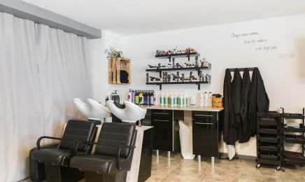 Au petit salon  : Coiffeur à Castets