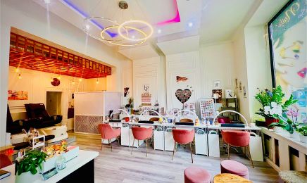 Diamond Nails & Beauty am Hauptbahnhof : Kosmetikstudio in München