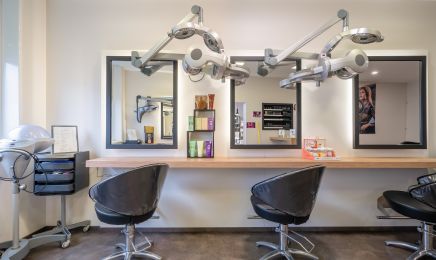 Maison De Beauté J.F.C - Coiffure & Esthétique : Institut de beauté à Thaon-les-Vosges