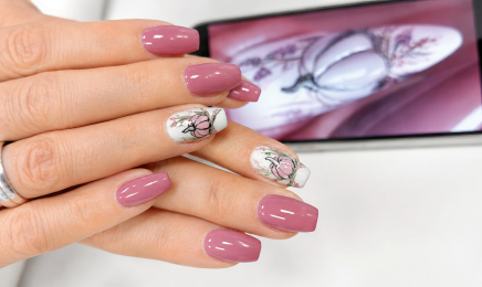 Glow Nails & Spa: Kosmetikstudio in München