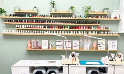 Couleurs Des Ongles : Institut de beauté à Paris