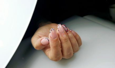 NBM & Co - Ongles et Formations : Manucure à Vercel-Villedieu-le-Camp