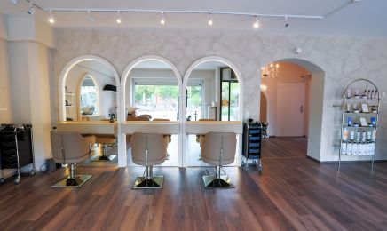 Amluxe Haarstudio: Friseur in Frankfurt am Main