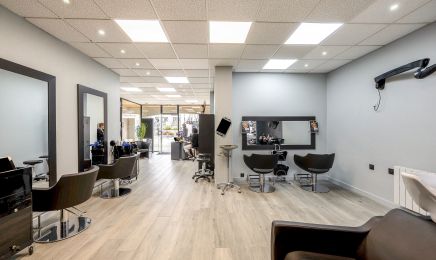 Image IN coiffure  : Coiffeur à La Biolle