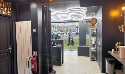 The Barber Star  : Barbier à Le Pecq