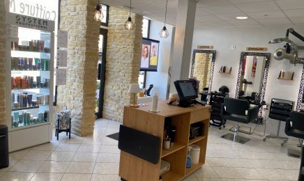 Valerie coiffure  : Coiffeur à Puiseaux