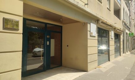 MAKE'BELLA  : Manucure à Lyon