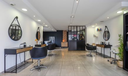 La Cabane du Coiffeur & Juste un Instant (Prothésiste Ongulaire) : Coiffeur à Pont-Péan