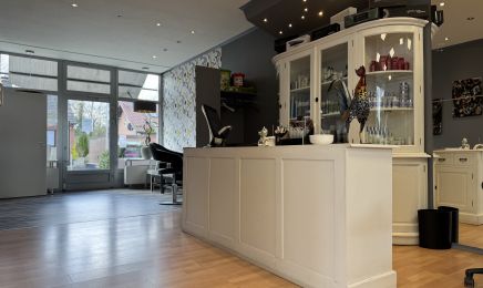 Klaus Grüẞges Haarscharf: Barbershop in Dorsten