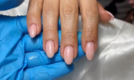 CeRia Beauty : Manucure à Aubagne