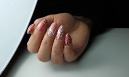 NBM & Co - Ongles et Formations : Manucure à Vercel-Villedieu-le-Camp