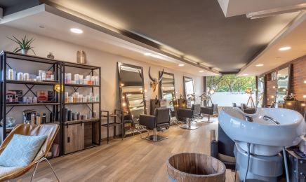 Autrement Coiffure & Beauté  : Coiffeur à Valence