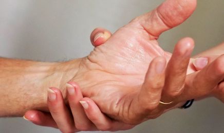 DOUCE'HEURE｜Laura Socio-Esthéticienne  : Manucure à Saint-Maximin-la-Sainte-Baume