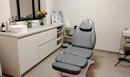 Div institut  : Manucure à Mons