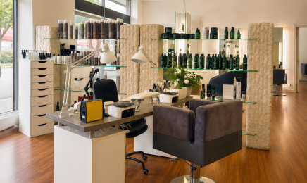 Amal Chahrour: Nagelstudio in Arnsberg