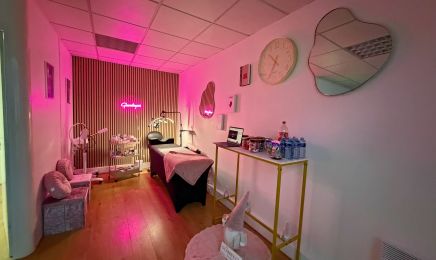 Glam by. Cn : Institut de beauté à Saint-Maur-des-Fossés