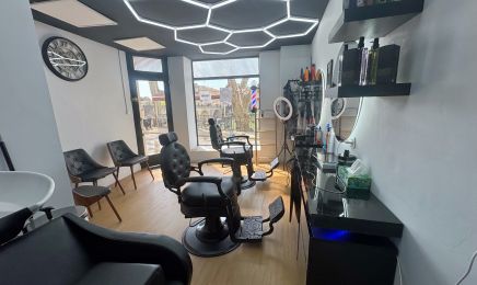 Junayd barber : Barbier à Sommières