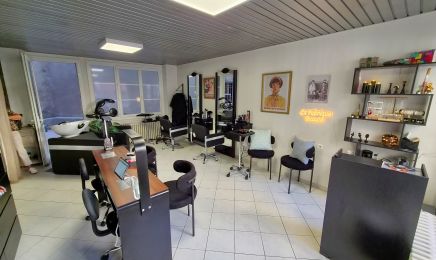 La Fabrique Beauté de Fanny (anciennement Longlérie de Fanny) : Coiffeur à Pont-Saint-Esprit
