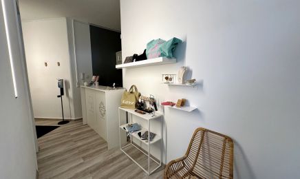 Eins A Kosmetik: Kosmetikstudio in Weisendorf