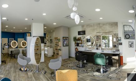 Intense coiffure : Institut de beauté à Avon