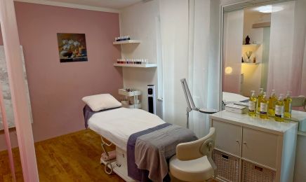 Apsara Nails & Beauty: Kosmetikstudio in Nürnberg