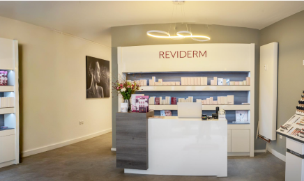 Reviderm Skinmedics Düsseldorf Barbara Kriegel: Nagelstudio in Düsseldorf