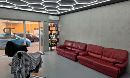Djurdjura : Barbier à Toulon