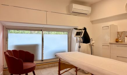 Laura S Esthéticienne - Prothésiste Ongulaire : Institut de beauté à Nice