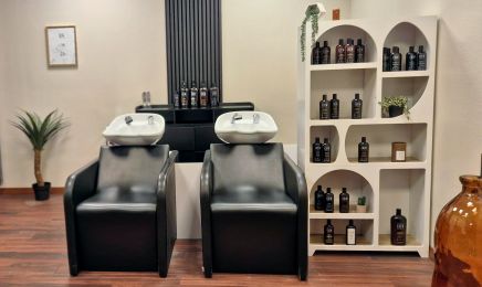 Le fauteuil de Morgane (1932 by S Coiffure) : Coiffeur à Saint-Cergues